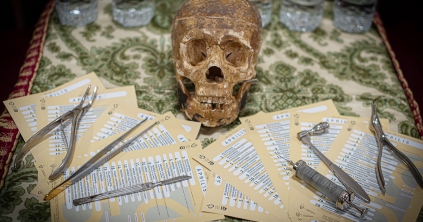 Utazás a koponyám körül, színpadra alkalmazták Karinthy regényét